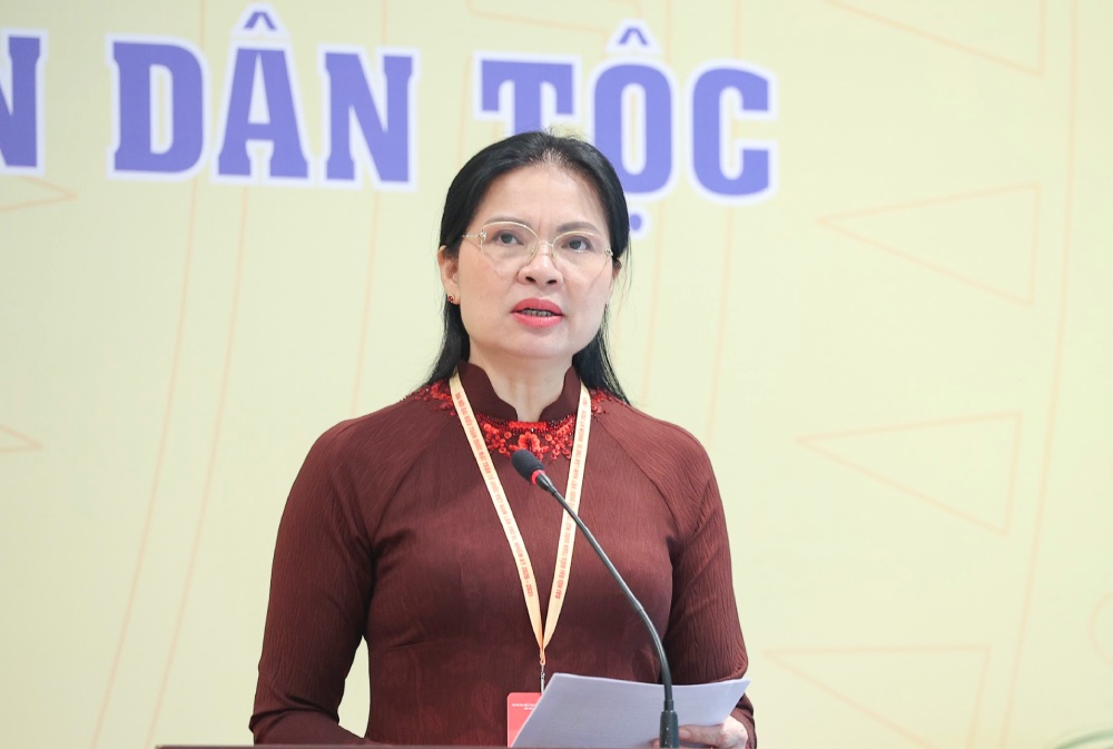 Ủy viên Trung ương Đảng, Phó Chủ tịch - Tổng Thư ký UBTƯ MTTQ Việt Nam khóa X Hà Thị Nga phát biểu tiếp thu ý kiến của các đại biểu tại Tổ thảo luận số 1. Ảnh: Hải Nguyễn