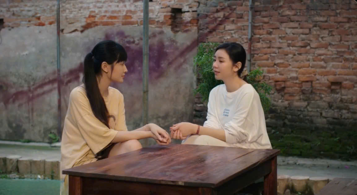 Thương tâm sự và xin lỗi Trang vì khiến các em áp lực. Ảnh: VFC