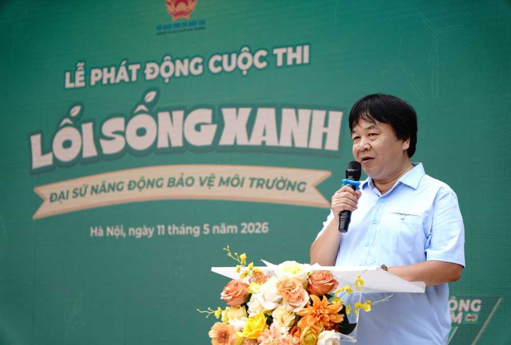 Nhà báo Phan Việt Hùng - Phó Tổng biên tập Báo Thiếu niên Tiền phong và Nhi đồng chia sẻ tại lễ phát động cuộc thi. Ảnh: Nestlé Việt Nam