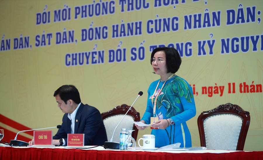 Phó Chủ tịch không chuyên trách Ủy ban Trung ương MTTQ Việt Nam, Chủ tịch Ủy ban Trung ương MTTQ Việt Nam TP Hà Nội Bùi Huyền Mai phát biểu đề dẫn tại trung tâm thảo luận số 5. Ảnh: Hải Nguyễn