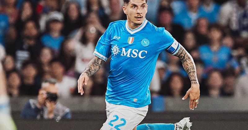 Napoli thua sốc Bologna phút bù giờ