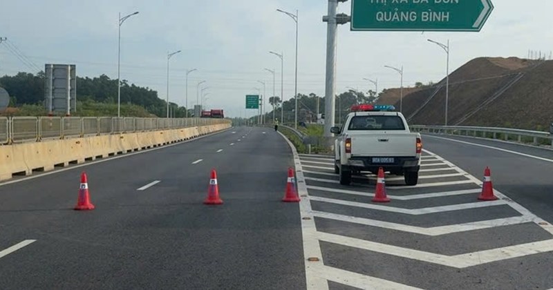Phân luồng cao tốc Vũng Áng - Bùng hai ngày 12-13/5 để lắp hệ thống giám sát