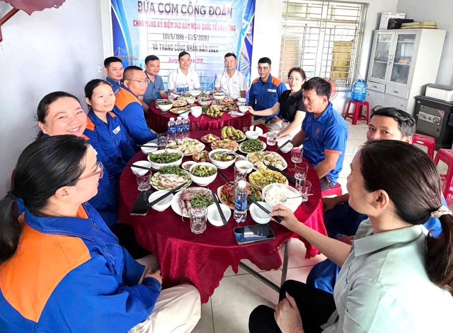 Petrolimex Quang Tri Co., Ltd. organizes many exciting and practical activities to care for union members and workers. Photo: Quang Tri Trade Union