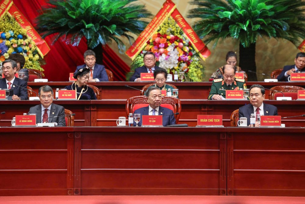 Tổng Bí thư, Chủ tịch nước Tô Lâm, Thủ tướng Chính phủ Lê Minh Hưng, Chủ tịch Quốc hội Trần Thanh Mẫn tham gia Đoàn Chủ tịch điều hành Đại hội. Ảnh: Hải Nguyễn