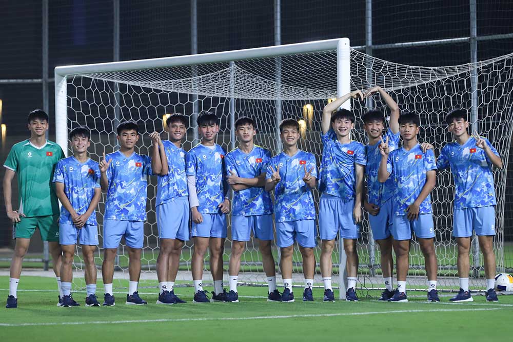 Các cầu thủ U17 Việt Nam dần xốc lại tâm lý hướng tới trận đấu quyết định gặp U17 UAE. Ảnh: VFF