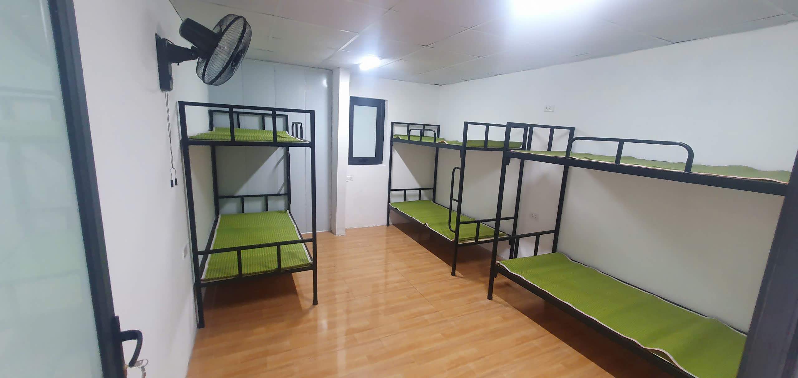 Nhà nghỉ công nhân có quy mô 2 tầng, gồm 8 phòng. Ảnh: Urenco
