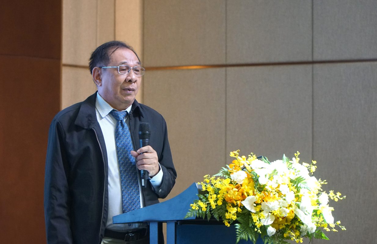 TS Trần Quang Thắng - Viện trưởng Viện Nghiên cứu Kinh tế và Quản lý TPHCM chia sẻ tại hội thảo. Ảnh: Thanh Chân
