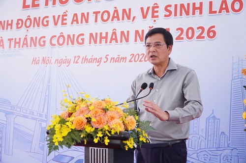  Bộ Xây dựng, ông Bùi Xuân Dũng phát động Tháng hành động về ATVSLĐ và Tháng Công nhân năm 2026. Ảnh: Minh Hạnh 