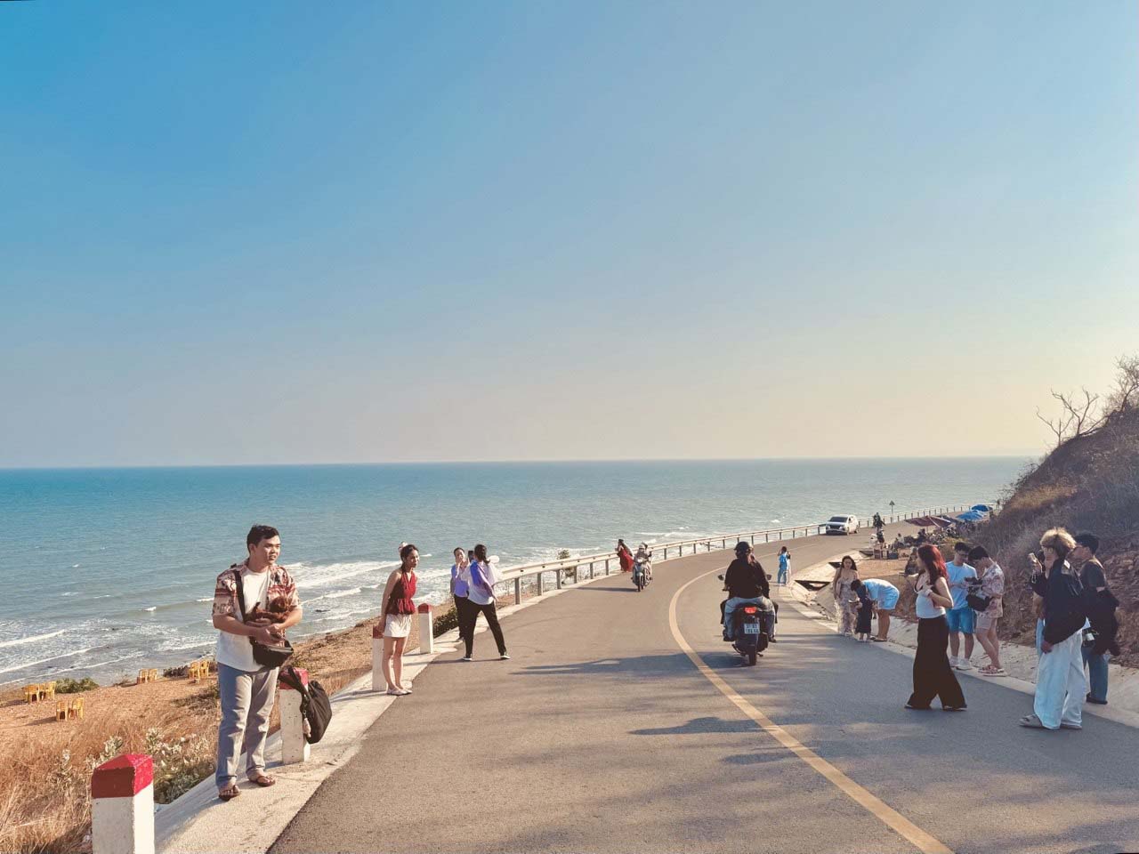 Dốc Hoàng Hôn là tọa độ ngắm hoàng hôn không đối thủ khi du lịch Phan Thiết. Ảnh: Linh Boo