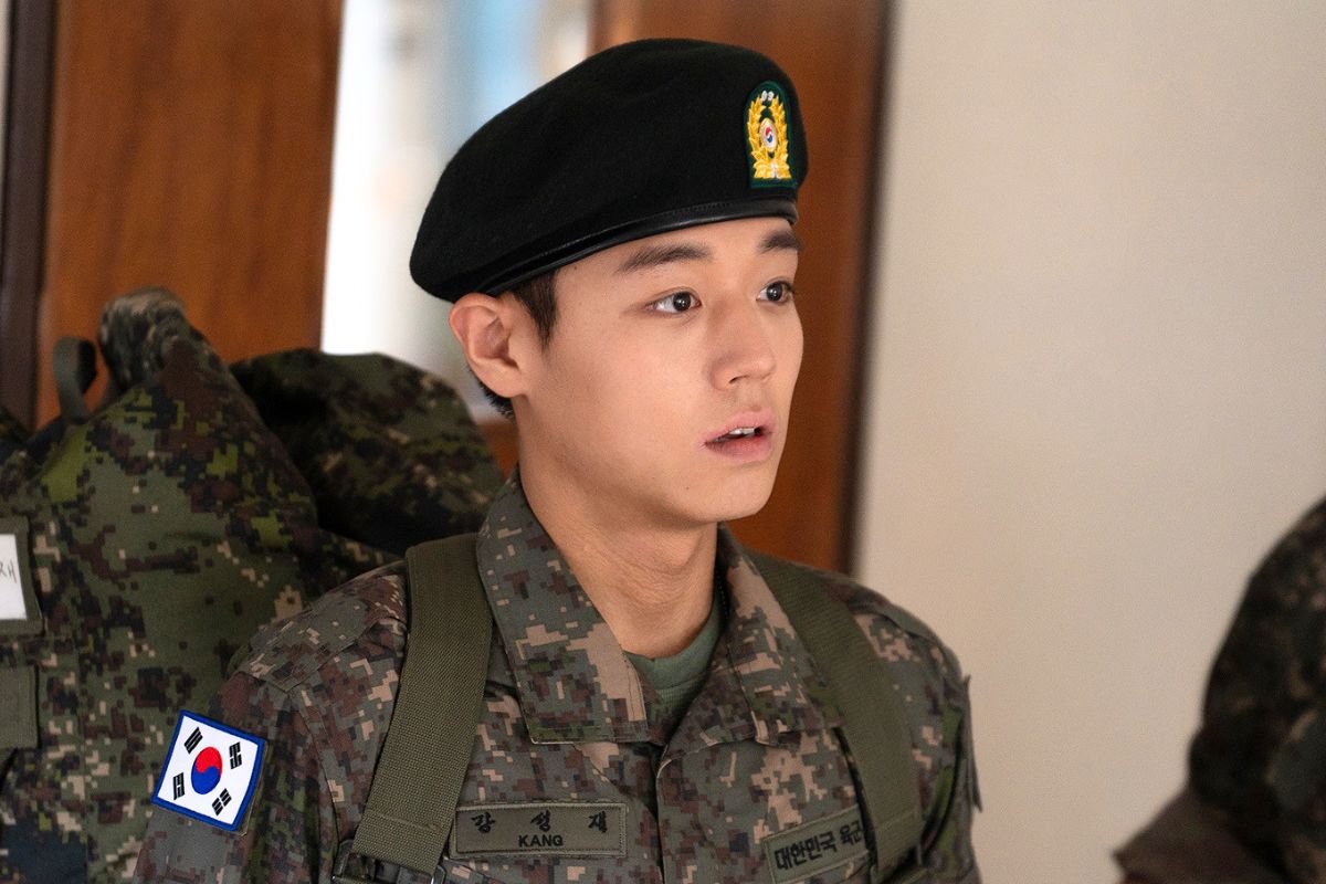 Park Ji Hoon plays a military chef in the movie "The Legend of the Kitchener". Photo: Producer