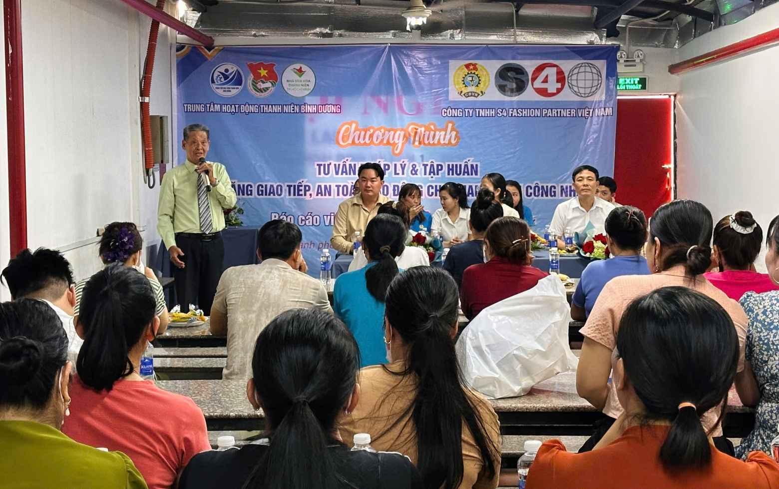 Legal advice program for young workers. Photo: Ngoc Lam.