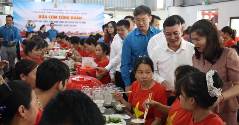 Hơn 1.120 công nhân, người lao động được hưởng bữa ăn công đoàn