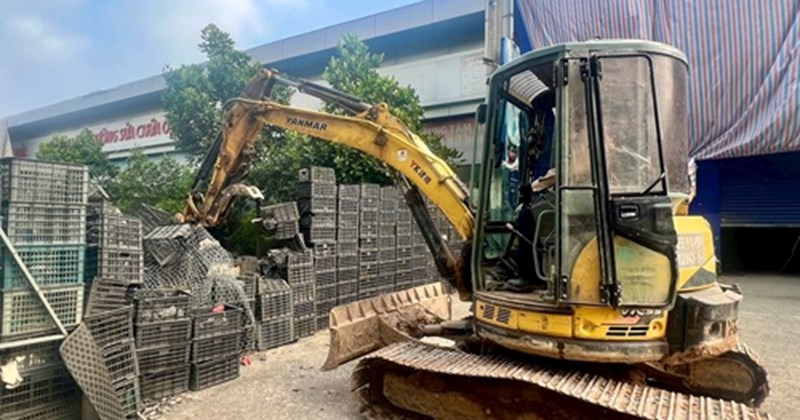 Phú Diễn xử lý điểm nóng lấn chiếm đất công trên phố Cầu Diễn