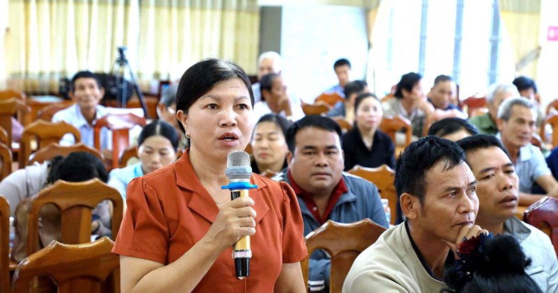 Lắng nghe để giải quyết kiến nghị của cử tri và người dân