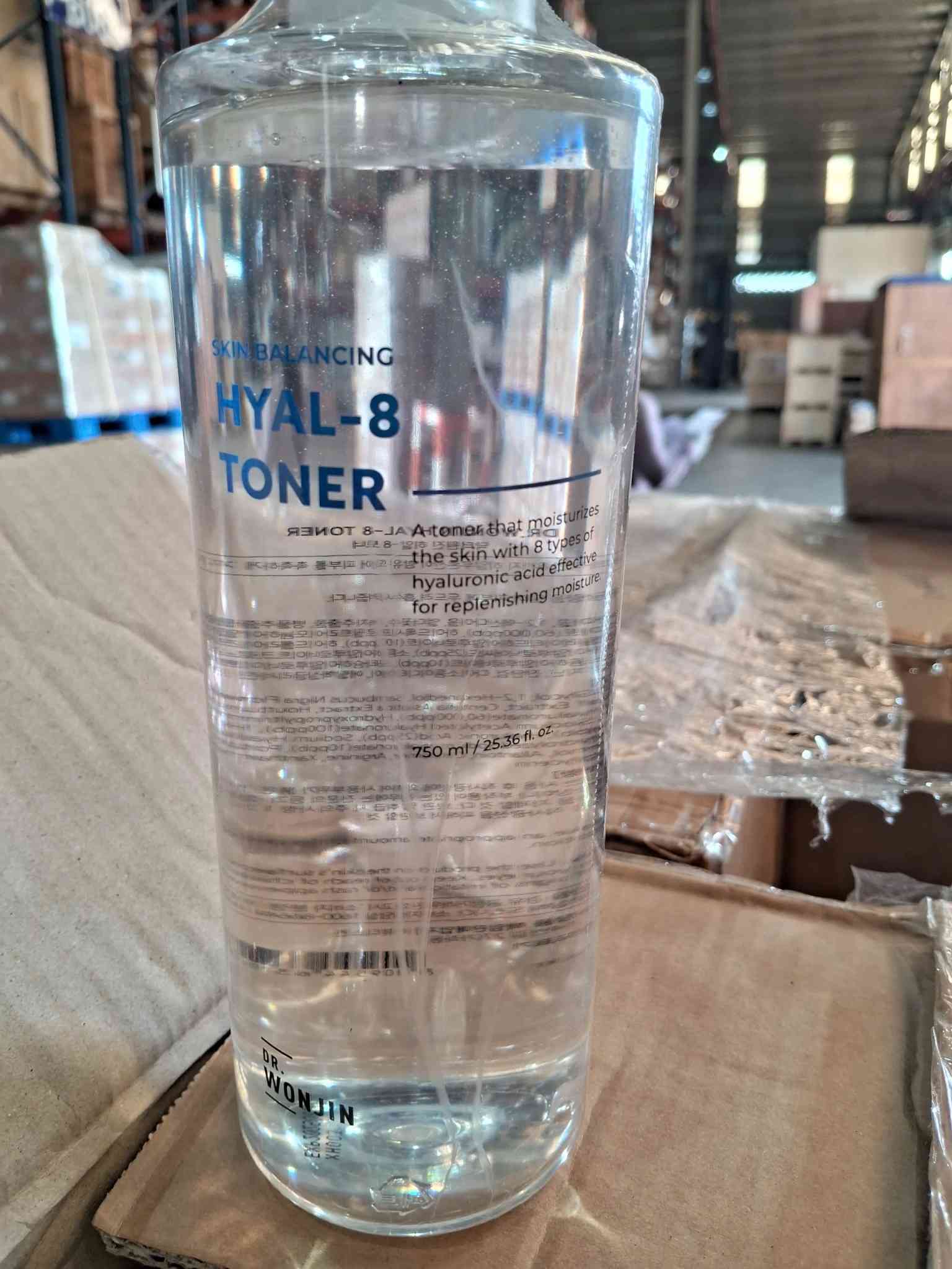  Lực lượng hải quan kịp thời ngăn chặn 14.550 chai toner đã hết hạn sử dụng gần một năm chuẩn bị đưa vào tiêu thụ. Ảnh: Cục Hải quan