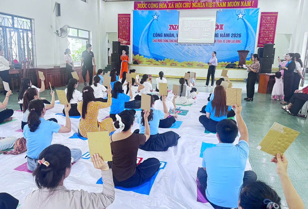 El Sindicato de la comuna de Núi Thành organizó el Concurso "Campana dorada" con un ambiente animado y entusiasta, atrayendo a 50 concursantes de sindicatos de base y sindicatos profesionales de base en la comuna para participar. Foto: Sindicato de Núi Thành