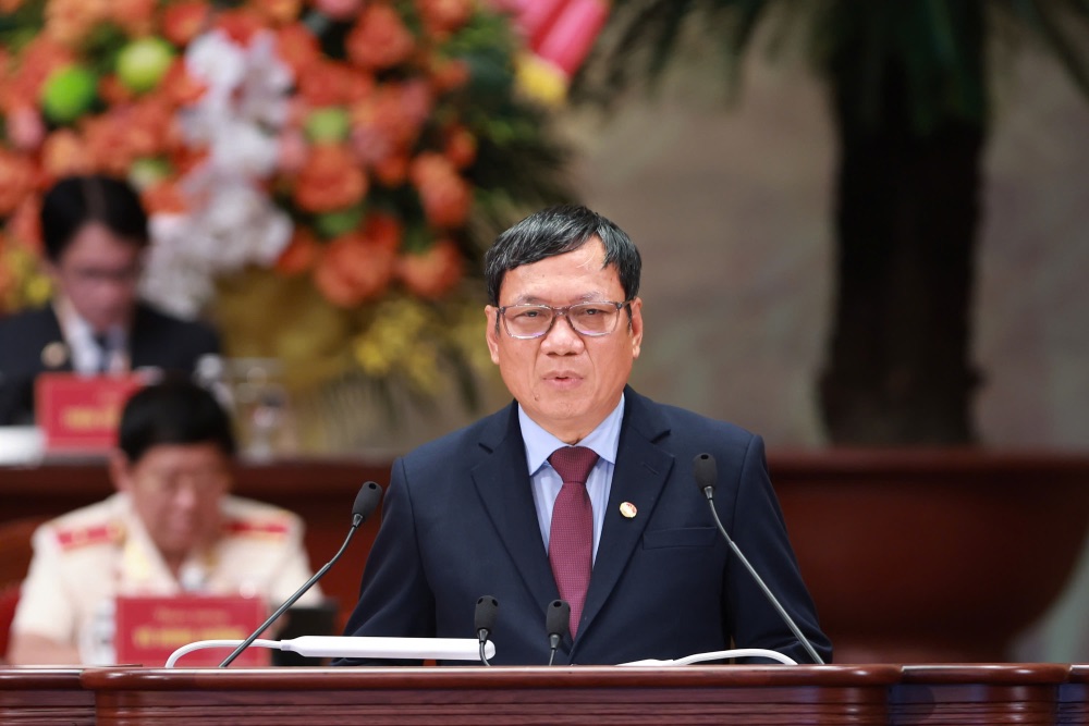 Mr. Hoang Dinh Thang - Member of the Presidium of the Central Committee of the Vietnam Fatherland Front, Chairman of the Union of Vietnamese Associations in Europe speaking at the congress. Photo: Hai Nguyen