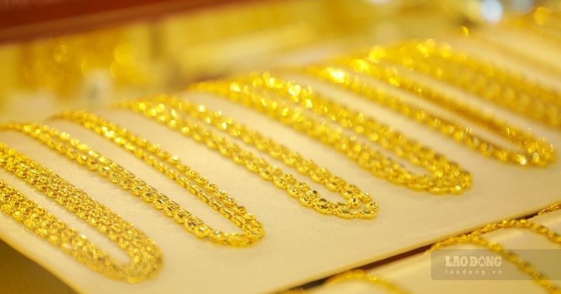 Giá vàng biến động do căng thẳng Trung Đông, áp lực lạm phát