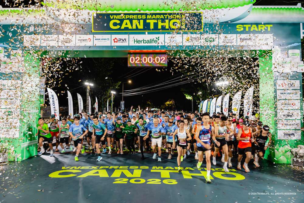 Athletes preparing to start to conquer the track in Can Tho. Photo: Provided by DN.