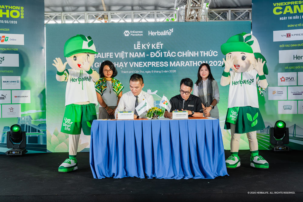 Đại Diện Herbalife & Vnexpress ký kết hợp tác lâu dài cho Giải chạy Vnexpress Marathon. Ảnh: Herbalife