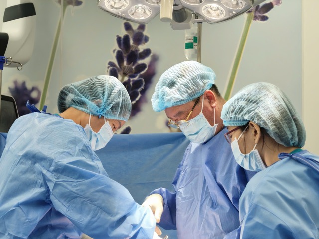 La paciente fue operada con éxito para extirpar un tumor de ovario. Foto: Nguyen Ly