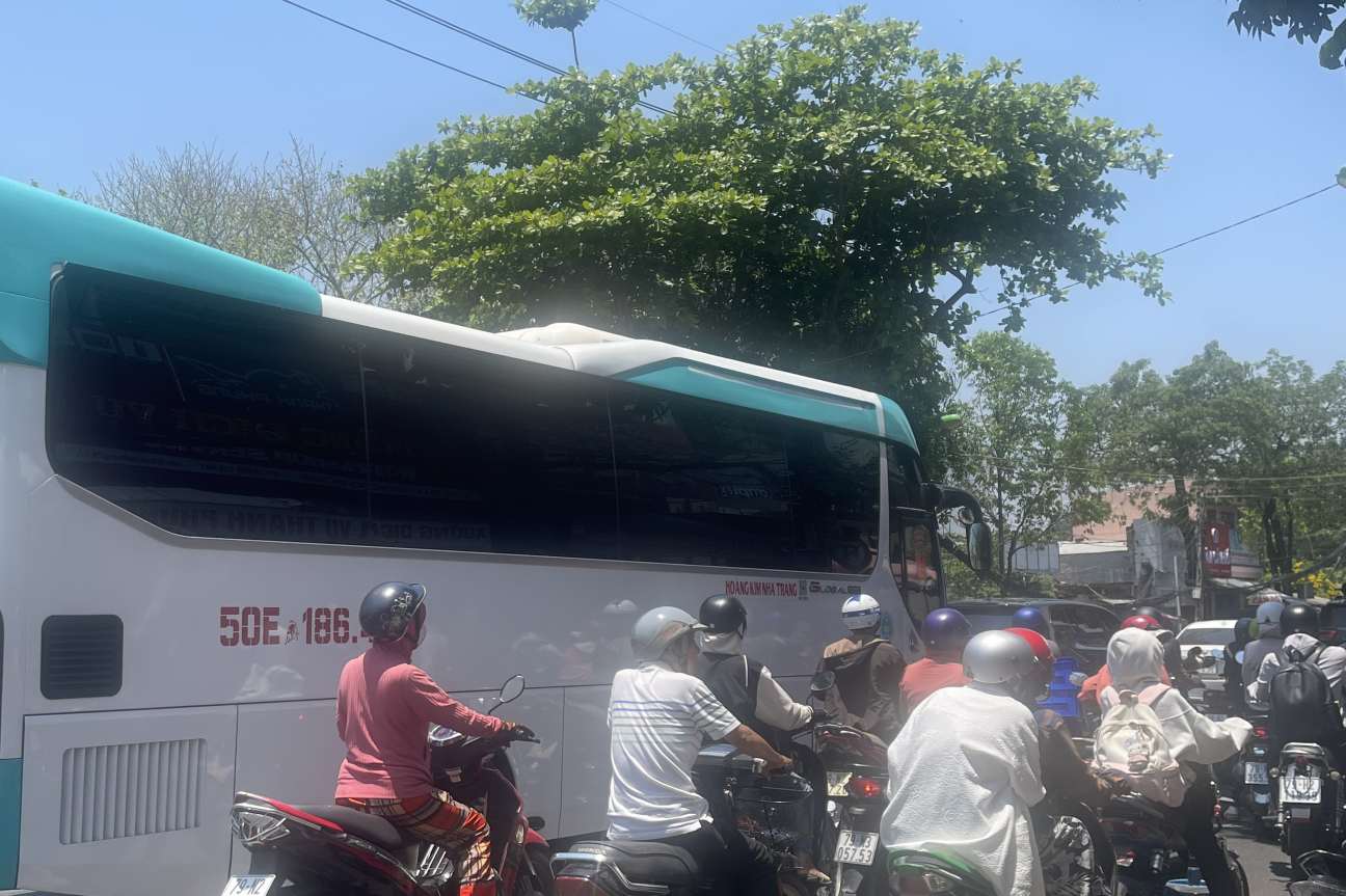 Khanh Hoa con un calor intenso, en algunos lugares cerca de 38 grados C. Foto: Hoang Anh