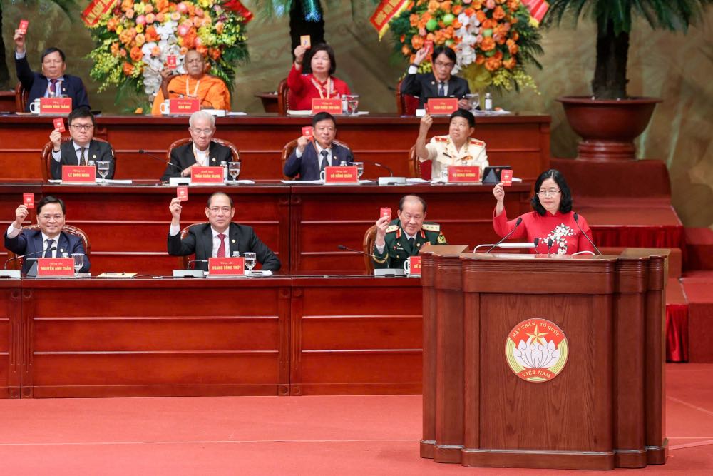 Delegates participate in voting at the Congress. Photo: Hai Nguyen
