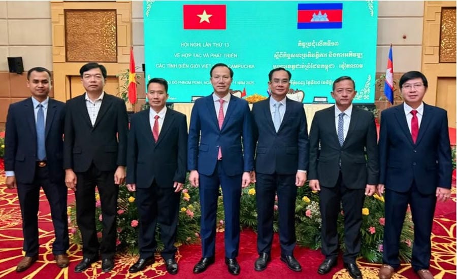 The working delegation of Tay Ninh province attends the 13th Vietnam - Cambodia Border Provinces Cooperation and Development Conference in Phnom Penh Capital, Kingdom of Cambodia. Photo: nhandan. vn