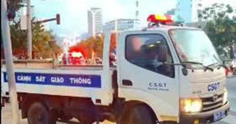 Cảnh sát kịp thời giải cứu nam sinh ngất xỉu khi tập thể dục