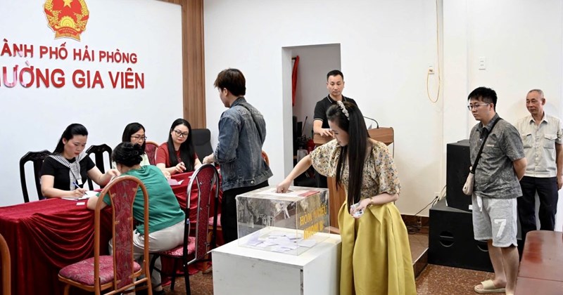 Hải Phòng: 30 hộ dân bốc thăm nhận nhà mới sau di dời chung cư