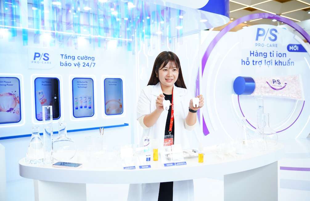 Hội nghị Nha khoa Châu Á - Thái Bình Dương là Triển lãm Nha khoa quốc tế là gần 400 gian hàng của các tập đoàn, doanh nghiệp đa quốc gia. Ảnh: Thạch Lam