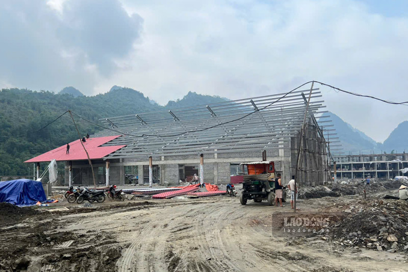 Những hạng mục khác cũng đang được thi công đồng bộ. Ảnh: Đinh Đại