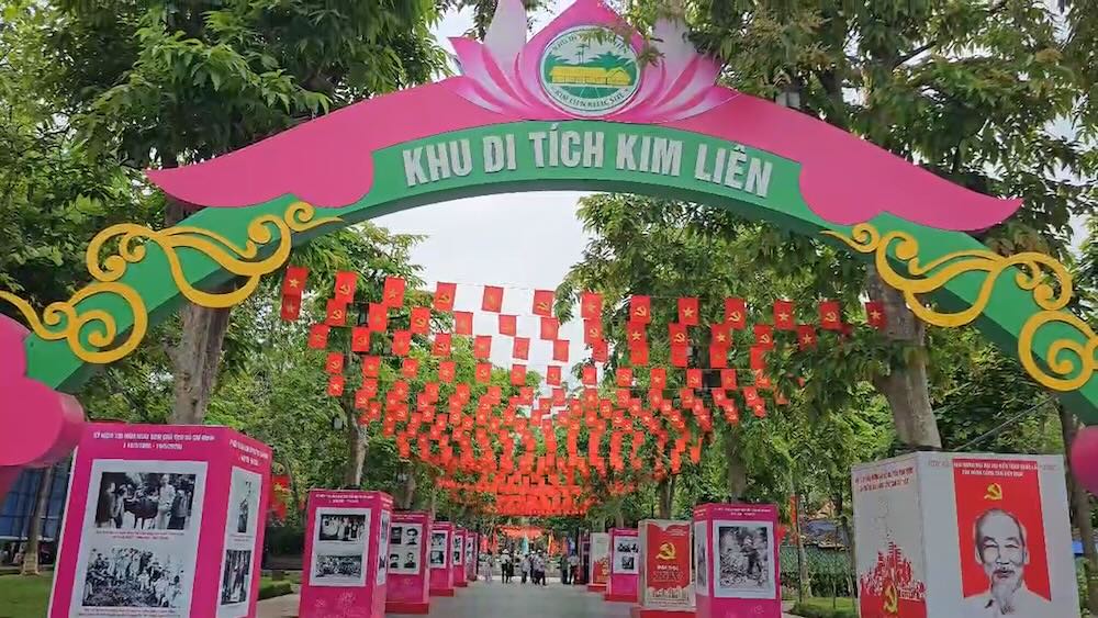 Sen village is brilliant before the opening day of the Uncle Ho's birthday celebration. Photo: Ngoc Anh