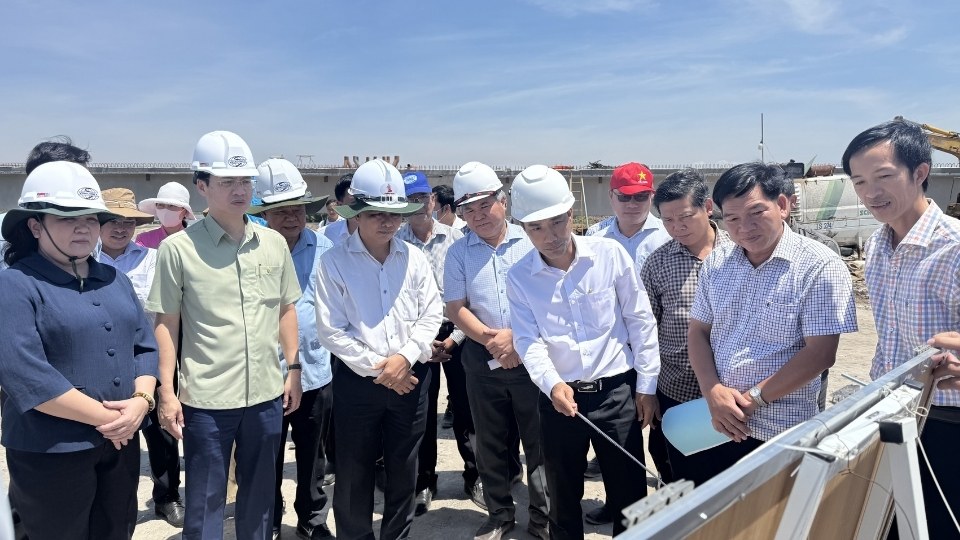 Many key infrastructure projects in Vinh Long are being accelerated in construction progress in 2026. Photo: Hoang Loc