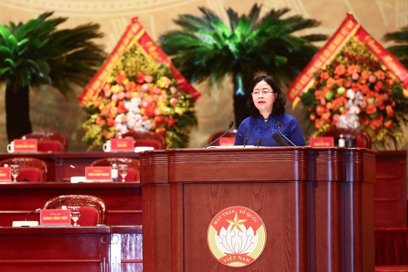Bà Bùi Thị Minh Hoài - Ủy viên Bộ Chính trị, Bí thư Trung ương Đảng, Bí thư Đảng ủy MTTQ, các đoàn thể Trung ương, Chủ tịch Ủy ban Trung ương MTTQ Việt Nam khóa XI phát biểu nhận nhiệm vụ. Ảnh: MTTQ