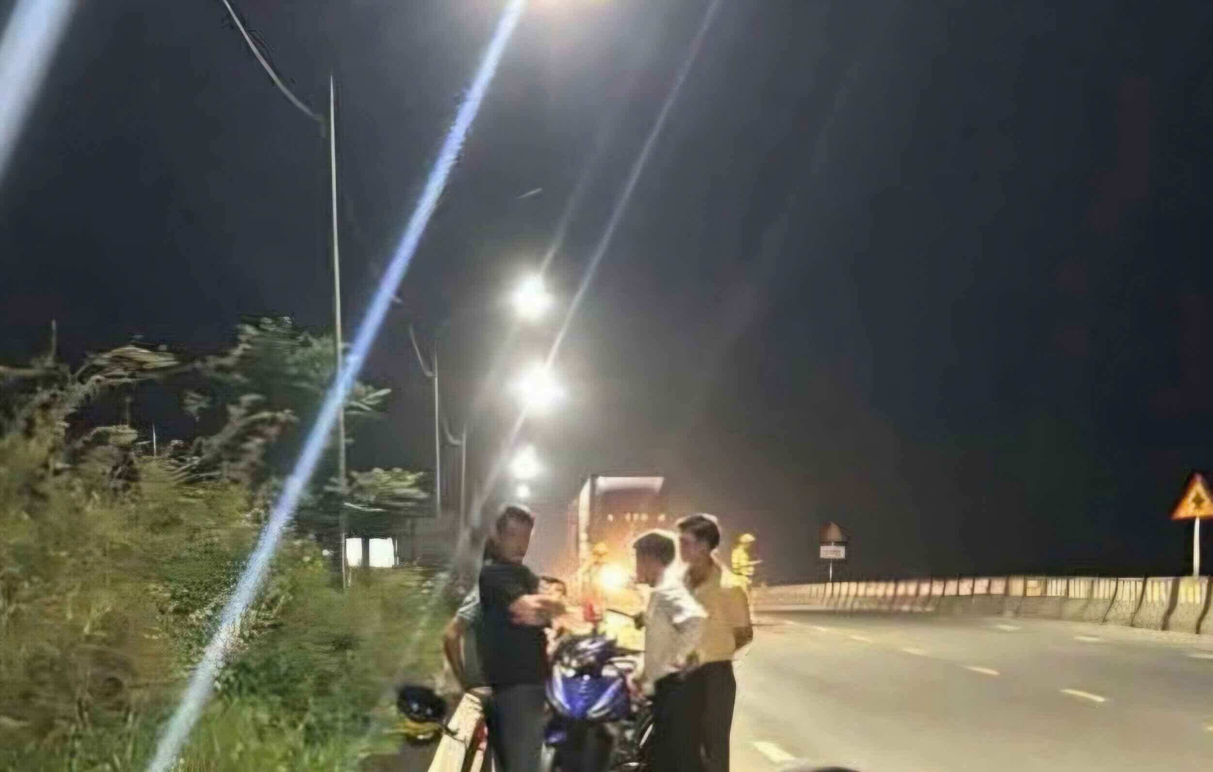 Functional forces are investigating the cause of the accident that killed the pregnant woman. Photo: Q. An.