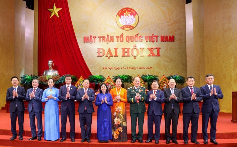 Dàn Diễn Viên Trong Khách Sạn Vương Giả