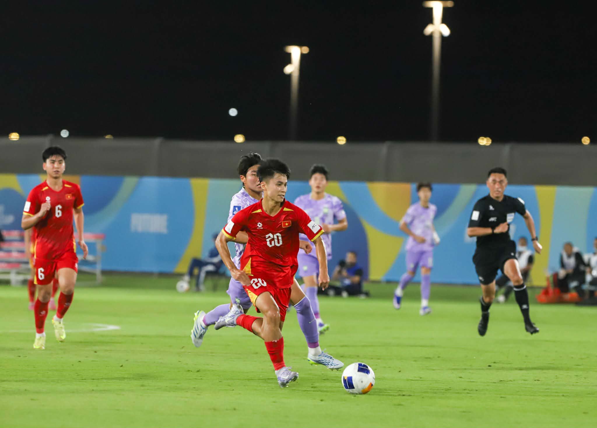 U17 Vietnam holds the right to decide their ticket to the quarter-finals of the 2026 AFC U17 Championship. Photo: VFF
