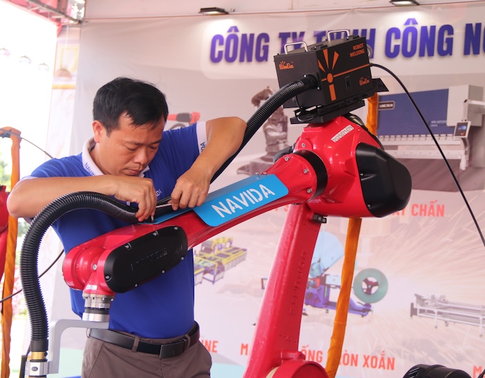 Many businesses in Da Nang apply machinery and automation to production lines. Illustrative photo: Nguyen Linh