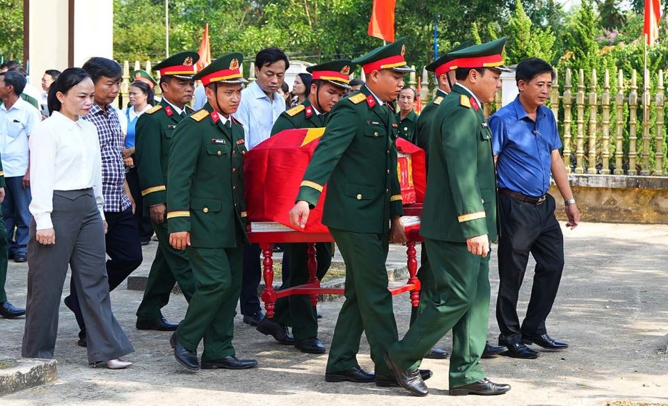 After the memorial service, the martyrs' remains were buried at Cam Tuyen Martyrs' Cemetery. Photo: Nguyen Luu