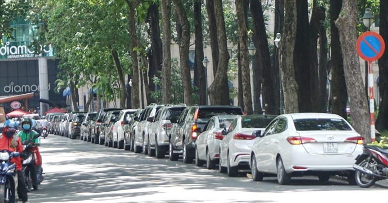 TP.HCM: Hơn 10 năm chưa có bãi đậu xe ngầm