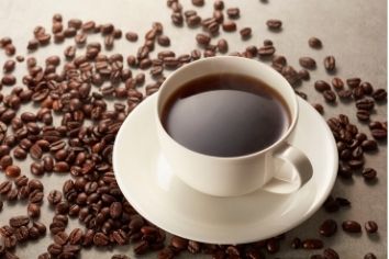 Impacto inesperado en los riñones si bebes café cada mañana