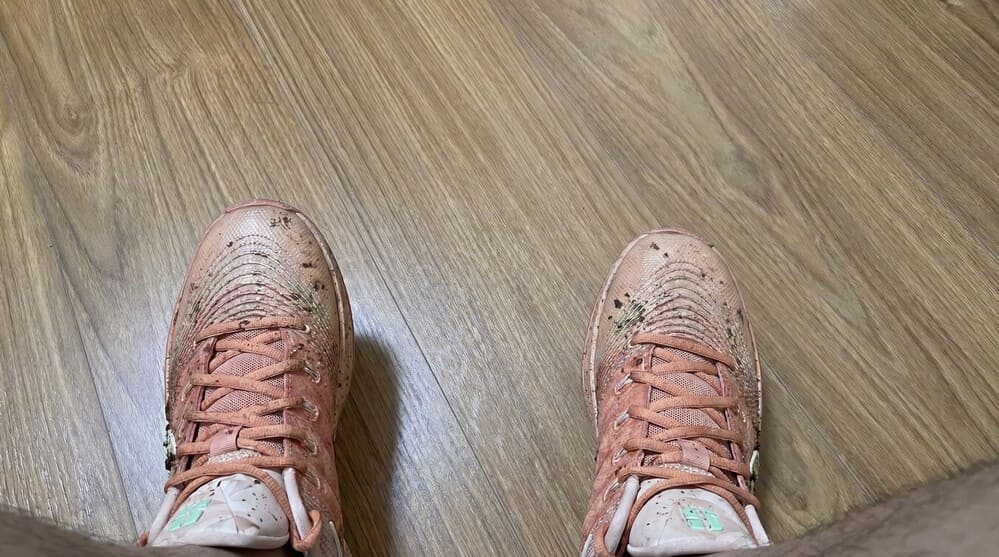 Shoes are one of the accessories that need to be cleaned regularly. Photo: Tuan Dat