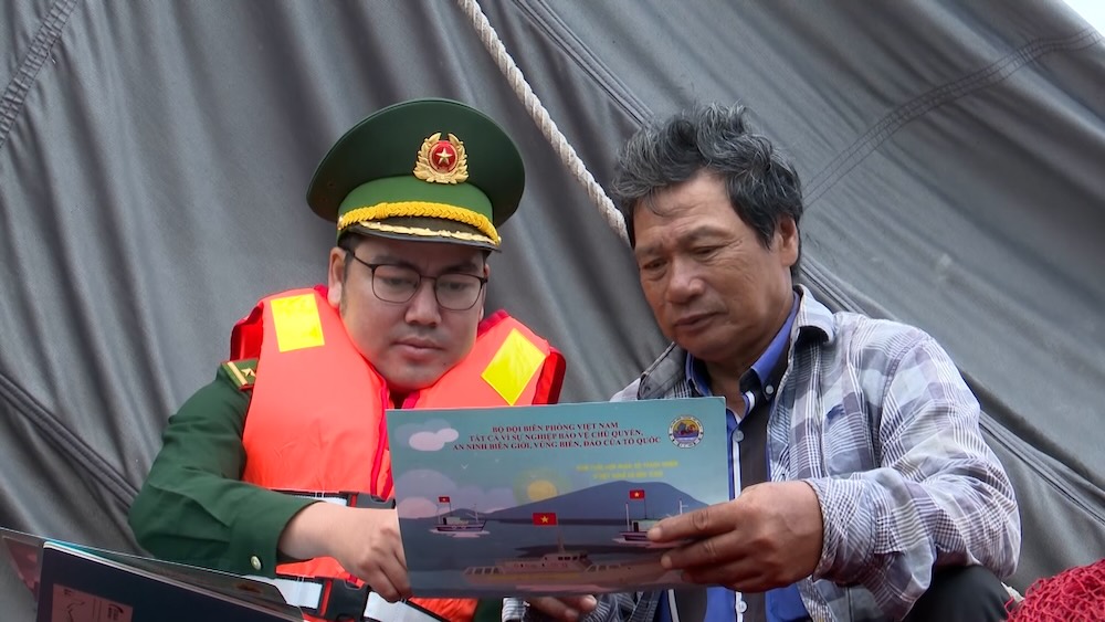 Strict measures of Hue City Border Guard in IUU prevention. Photo: Vo Tien