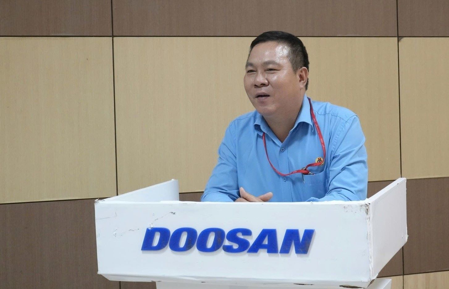 Ông Hà Văn Hùng - Chủ tịch Công đoàn cơ sở Công ty TNHH HD Hyundai Eco Vina, kỳ vọng Quảng Ngãi sẽ có thêm nhiều nhà ở xã hội giá rẻ để hiện thực hóa giấc mơ an cư của đoàn viên, người lao động. Ảnh: Đông Giang