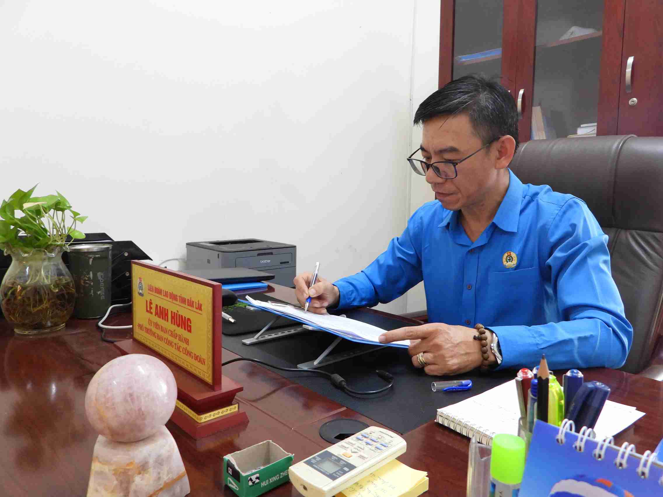 Sr. Le Anh Hung - Miembro del Comité Ejecutivo de la Federación Provincial de Trabajo, Subdirector del Comité de Trabajo Sindical del Organismo del Comité del Frente de la Patria de Vietnam de la provincia de Dak Lak. Foto: Long Du