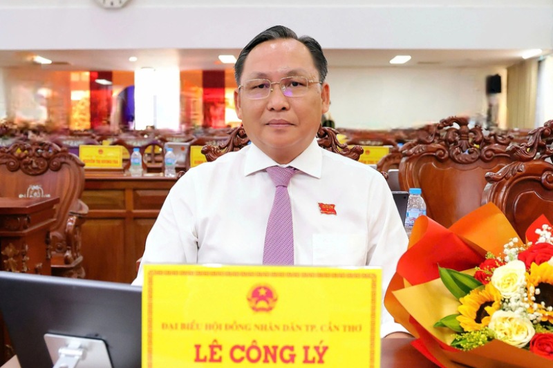 Prime Minister approves Mr. Le Cong Ly to hold the position of Vice Chairman of Can Tho City People's Committee. Photo: VGP