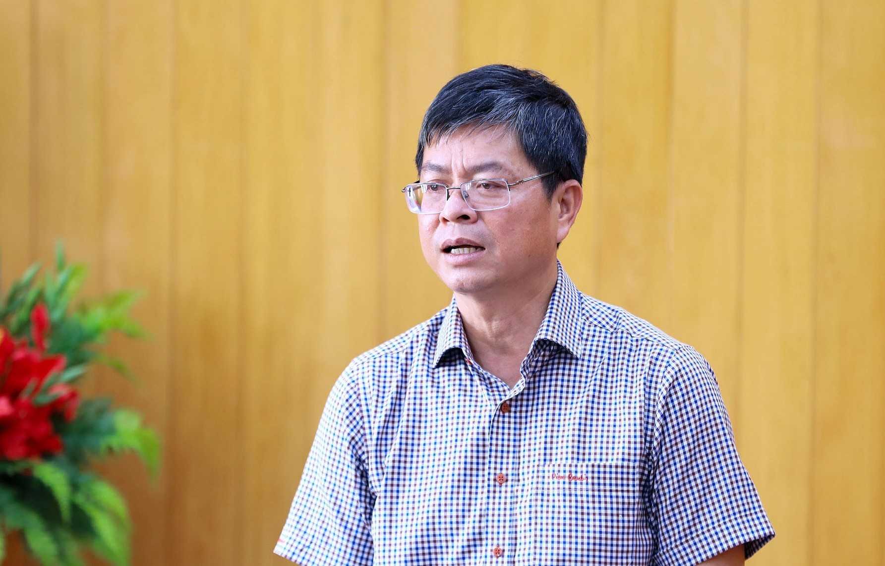 Phó Chủ tịch UBND tỉnh Lâm Đồng Nguyễn Hồng Hải yêu cầu Ban Quản lý dự án số 1 phối hợp với nhà đầu tư rà soát hồ sơ pháp lý và tiến độ thực tế trên công trường để đẩy nhanh các gói thầu. Ảnh: Lê Phước 