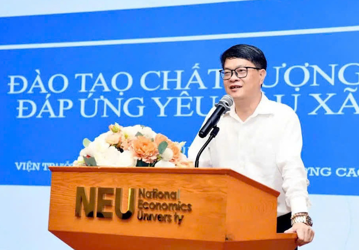 TS Vũ Văn Ngọc – Viện trưởng Viện Đào tạo tiên tiến, chất lượng cao POHE, Đại học Kinh tế Quốc dân. Ảnh: NVCC
