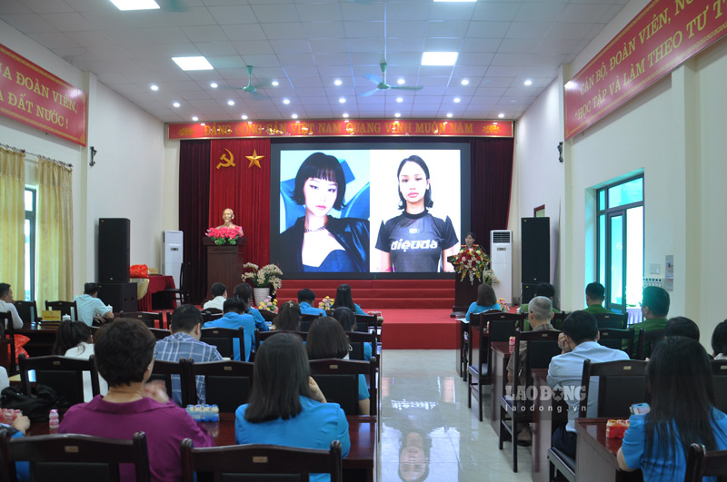 Đoàn viên, người lao động được tuyên truyền về tác hại của ma túy. Ảnh: Đinh Đại